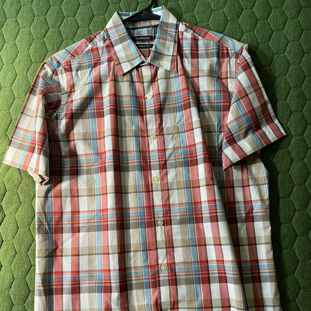 Short sleeve dress shirt